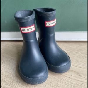 Baby hunter boots. Size 4. Black.